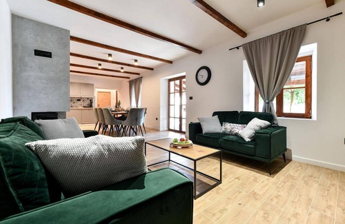 Lisicici House | Nice home in Lisicic with WiFi