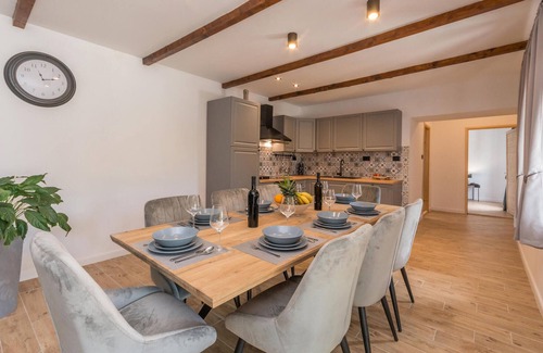 Lisicici House | Nice home in Lisicic with WiFi