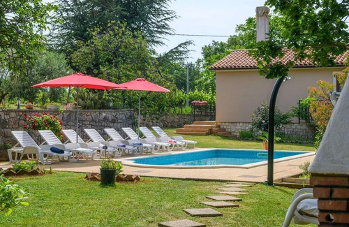 Sumber House | Nice home in Nedescina