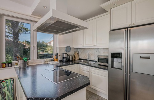 Njivice House | Nice home in Njivice with WiFi