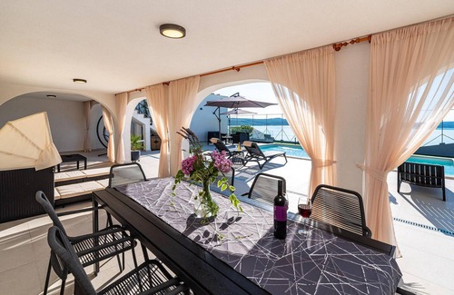 Novigrad House | Nice home in Novigrad with sauna