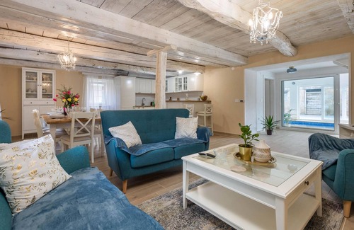 Otocac House | Nice home in Otocac with sauna