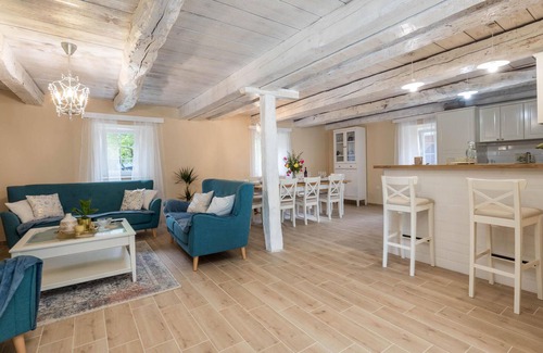 Otocac House | Nice home in Otocac with sauna