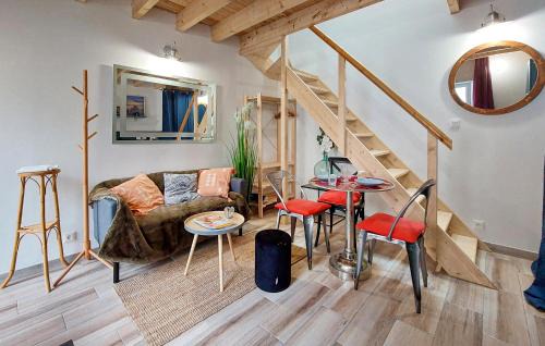 Loguivy House | Nice Home In Ploubazlanec With Kitchen