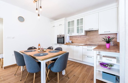 Puljane House | Nice home in Puljane with WiFi