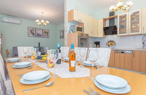 Oklaj House | Nice home in Sedramic with outdoor swimming pool