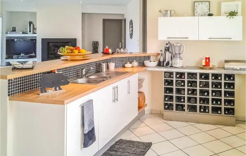 La Roche-Chalais House | Nice Home In St-Michel-L'eclusele-