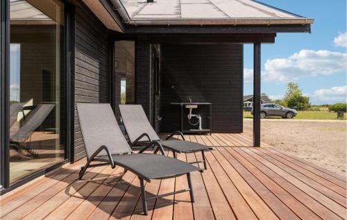 Skaven Strand House | Nice Home In Tarm With Wifi