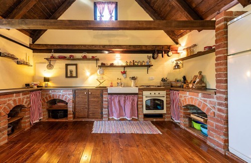 Udbina House | Nice home in Udbina with house a panoramic view