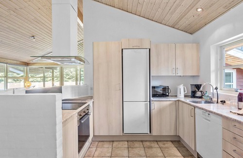 Marielyst House | Nice home in Væggerløse with sauna