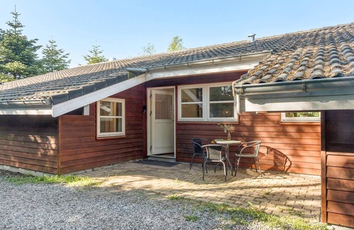 Marielyst House | Nice home in Væggerløse with sauna