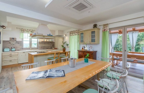 Visnjan House | Nice home in Visnjan with private swimming pool, can be inside or outside