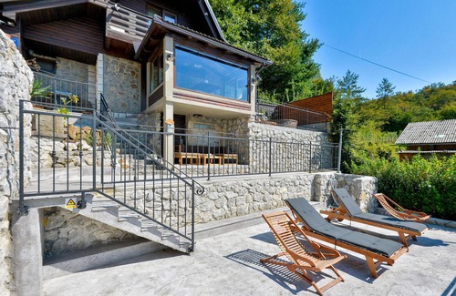 Karlovac House | Nice home in Zadobarje with WiFi