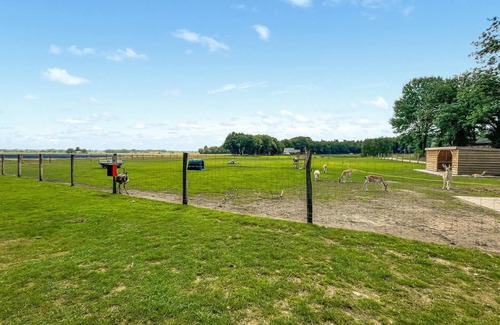 Zuidwolde House | Nice home in Zuidwolde with WiFi