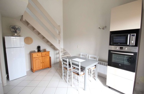 Portiragnes-Plage House | Nice house , 2 bedrooms, airco upstairs, 5 people, spacious terrace south exposed, secured.