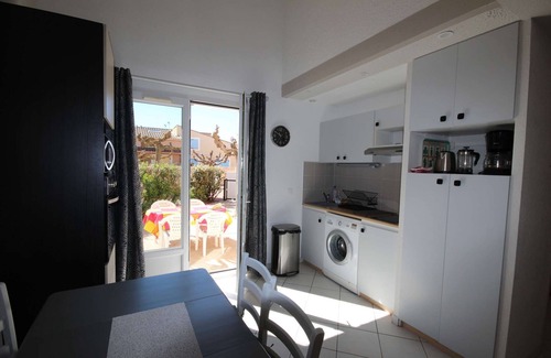 Portiragnes-Plage House | Nice house , 2 bedrooms, airco upstairs, 5 people, spacious terrace south exposed, secured.