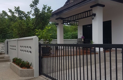 Khuekkhak House | Nice house in Khao lak, proximity to shopping, swimming, restaurants and nature!