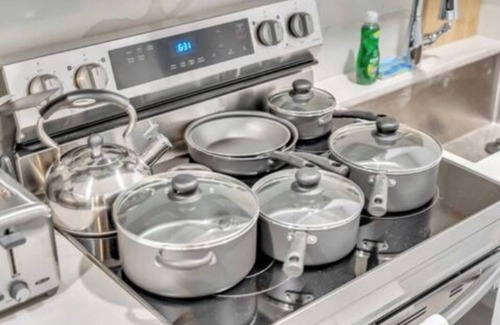 South San Jose House | nice house W/big kitchen safe/quiet neighborhood/ Free Wifi/Laundry/Parkings