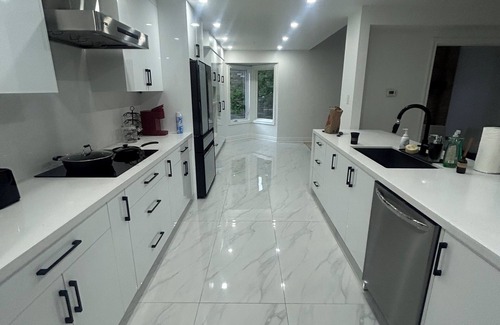 London House | Nice house walking distance to western university,3500sq renovation property