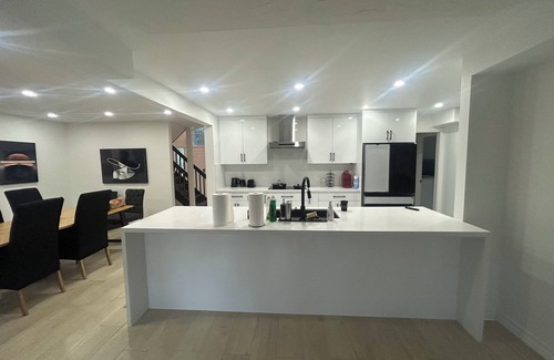 London House | Nice house walking distance to western university,3500sq renovation property