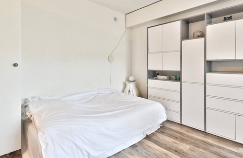 Prado-Perier Apartment | Nice quiet studio at the Beach, with parking