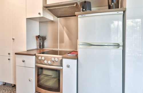 Prado-Perier Apartment | Nice quiet studio at the Beach, with parking