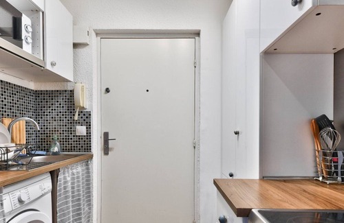 Prado-Perier Apartment | Nice quiet studio at the Beach, with parking