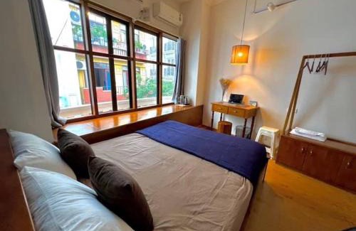 Old Quarter Apartment | Nice room located right next to the Old Quarter Căn phòng nhiều ánh sáng tại ngay gần phố đi bộ Hồ Gươm