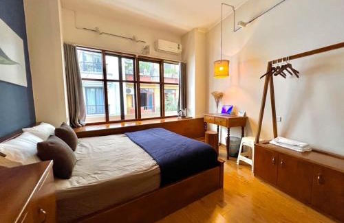 Old Quarter Apartment | Nice room located right next to the Old Quarter Căn phòng nhiều ánh sáng tại ngay gần phố đi bộ Hồ Gươm