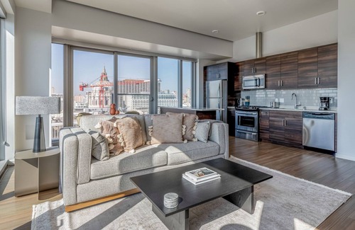 Civic Center Apartment | Nice Soma 2BR w/Concierge & Rooftop, nr Restaurants, by Blueground