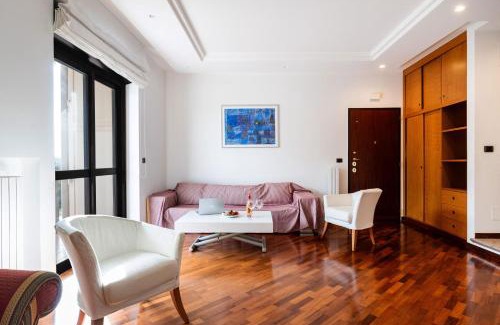 Municipio 2 Apartment | Nicol House Luxury in Bari by BarbarHouse