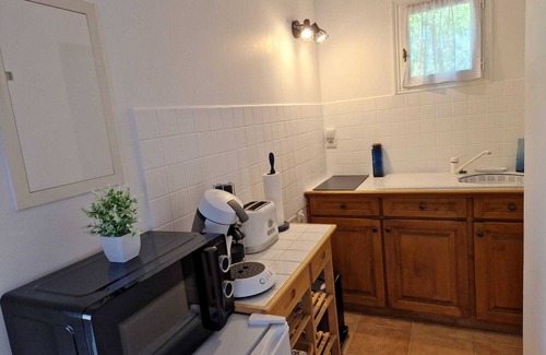 Saint-Paul-en-Foret Apartment | Nid ressourçant foret avec piscine tennis pétanque privatifs