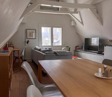 Burgwallen Nieuwe Zijde Apartment | Nieu V