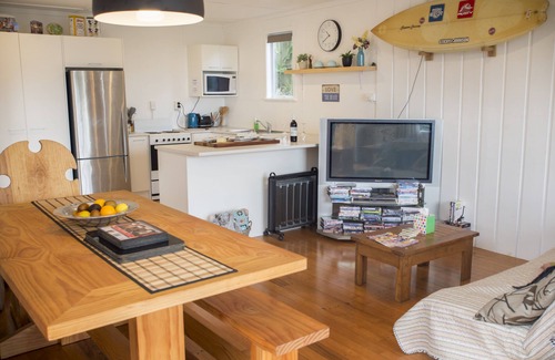 Coopers Beach House | Nigel's Crib - Coopers Beach Holiday Home