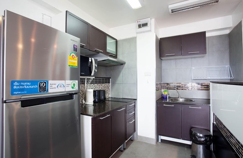 Chang Khlan Apartment | Night Bazaar Road-DELUXE 1BR 13th F Work-From-Home w/Fully Fitted Kitchen