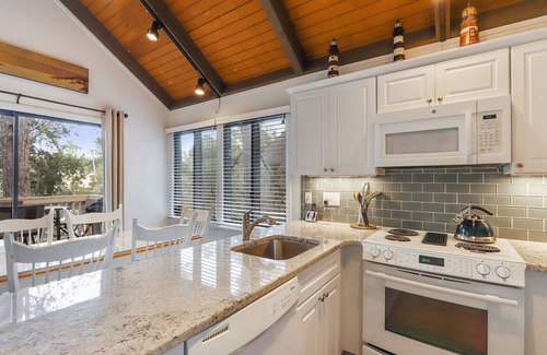 Night Heron House | Night Heron 62- 3 bedroom 2 bath Cottage with Lagoon views