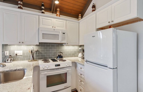Night Heron House | Night Heron 62- 3 bedroom 2 bath Cottage with Lagoon views