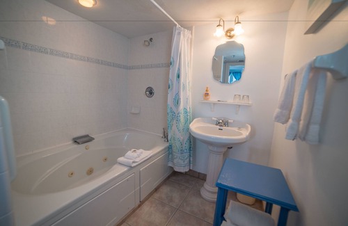 Historic District Bed & Breakfast | Night Swan Intracoastal B&B