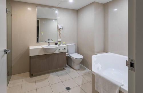 Narrabeen Hotel | Nightelier Narrabeen