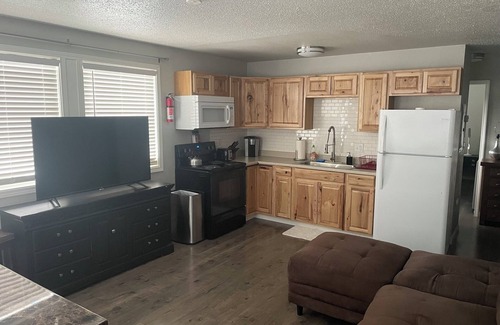 Midtown Anchorage Apartment | Nightshade BnB #4