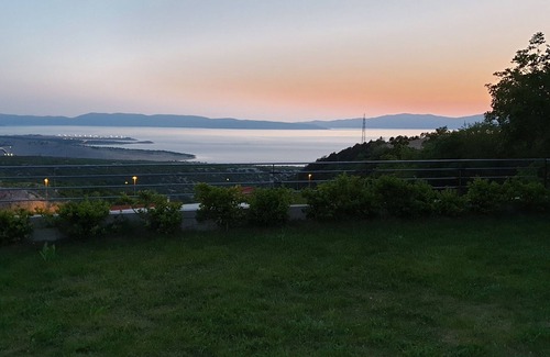 Hreljin Apartment | "Nilaria" sea view apartment & pool near Krk, Rijeka