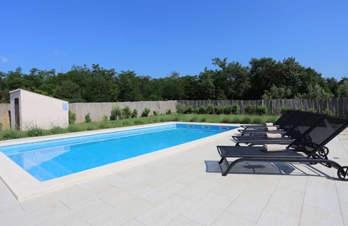 Loborika House | Nina with a heated pool