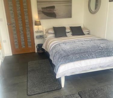 Ningwood Ski Chalet | Ningwood Old Station Chalet Ningwood Isle of Wight