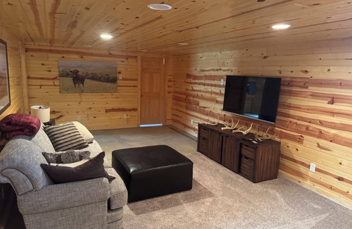 Knox County House | Niobrara private getaway!
