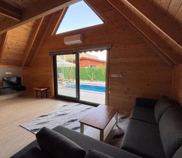 Karaoz House | Nirvana Bungalows