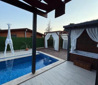 Karaoz House | Nirvana Bungalows