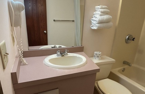 Nisswa Bed & Breakfast | Nisswa Hotel & Suites – King Room