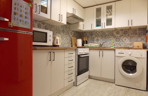 Njivice Apartment | Njivice center, whirlpool, WiFi, SAT TV, air conditioning, pets allowed