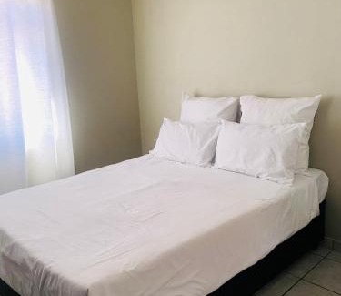 Katlehong Apartment | Nkosi's Oasis