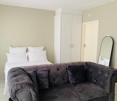 Katlehong Apartment | Nkosi's Oasis